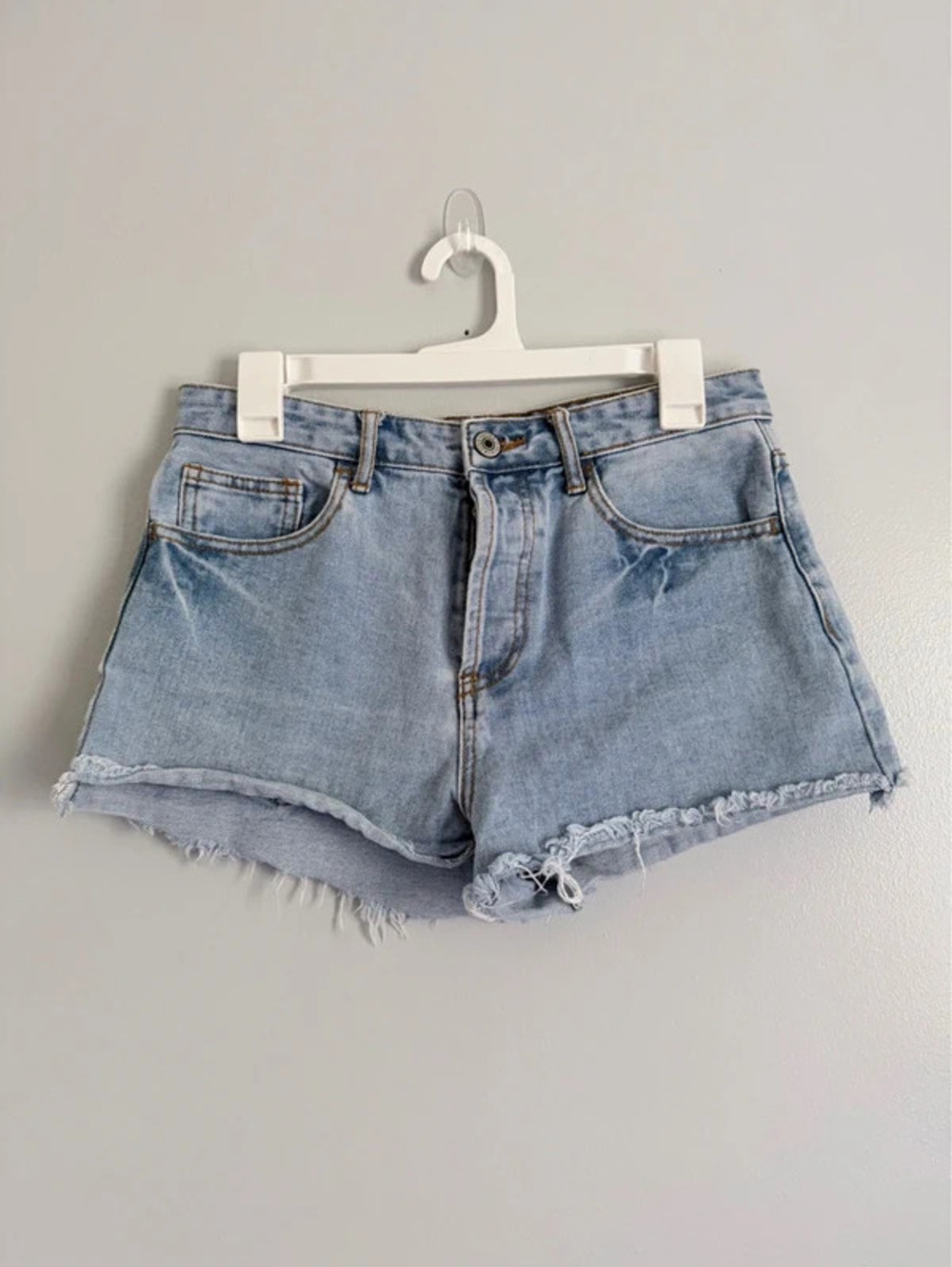 Forever 21 Light Wash High Rise Raw Hem Denim Shorts 28